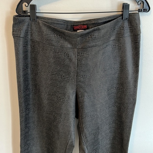 Krazy Larry Reptile Print Brown Pull On Pants - Picture 3 of 6